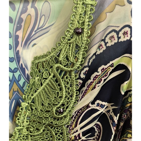 Live and Let Live Green Paisley Short Sleeve Women's SZ Small Top - Picture 4 of 10